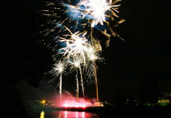 Feux d'artifice, spectacle pyrotechnique, mariage